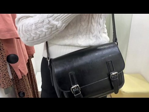 ❤️ Фитинг бөлмөсүндө жаш канчык FeralBerryди дилдо менен коомдук мастурбациялоо ️❌ Силиктөө видео  ky.tube-sexer-com.ru